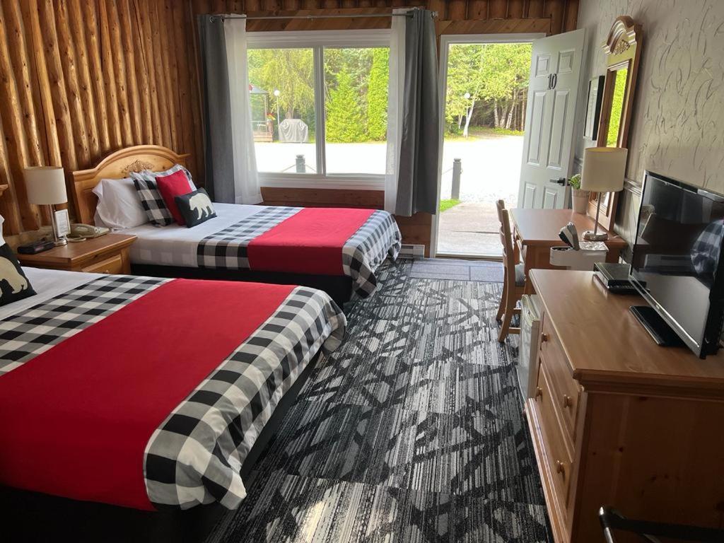 Mystic Isle Motel Wawa Extérieur photo