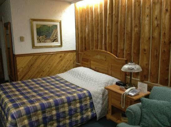 Mystic Isle Motel Wawa Extérieur photo
