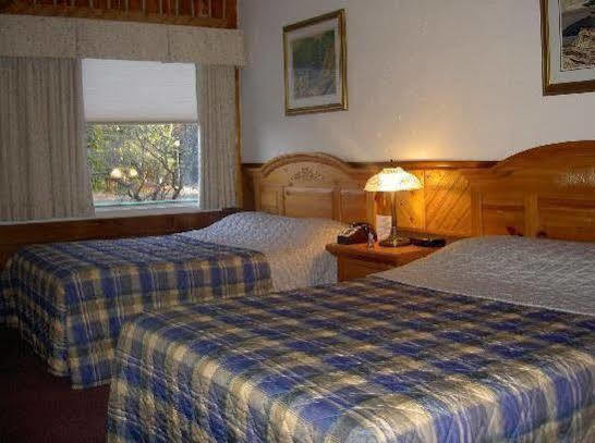 Mystic Isle Motel Wawa Extérieur photo